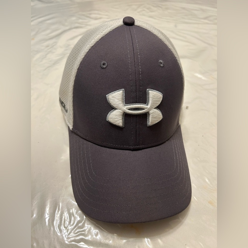 Under Armor golf hat